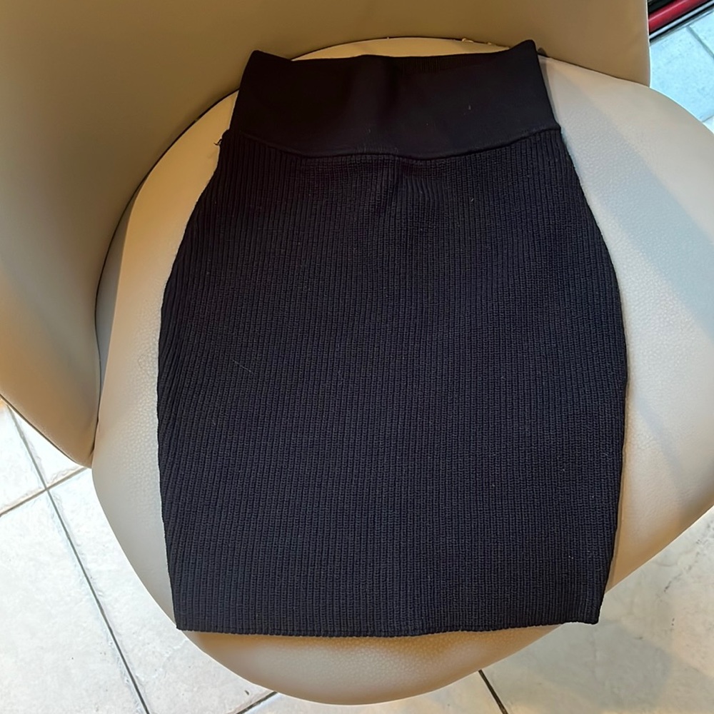 Wilfred Free Aritzia Black Italian Yarn Skirt